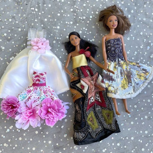 Set of Two Barbie Dolls with Change of Evening Gowns - Picture 1 of 7